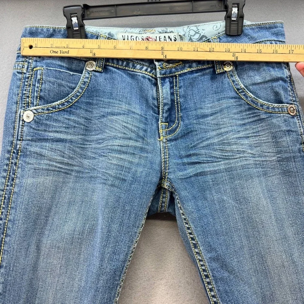 Vigoss Women's Denim Shorts Size 13/14 Embroidered Button Flap Pockets - Picture 3 of 13
